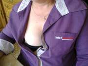 Photos des seins de Mcph, cricri en tenue de travail