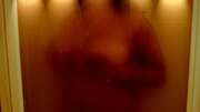 Photos des seins de Dragonsexy, sous la douche